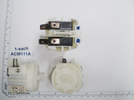 PresAirTrol ACM111A; ; air switch standard momentary spdt ctr / sp; in White