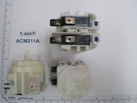 PresAirTrol ACM211A; ; air switch standard momentary dpdt ctr / sp; in White