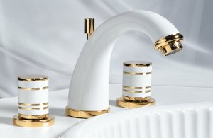 Kohler K-6762-8 Cygnet widespread lavatory faucet with Murano glas