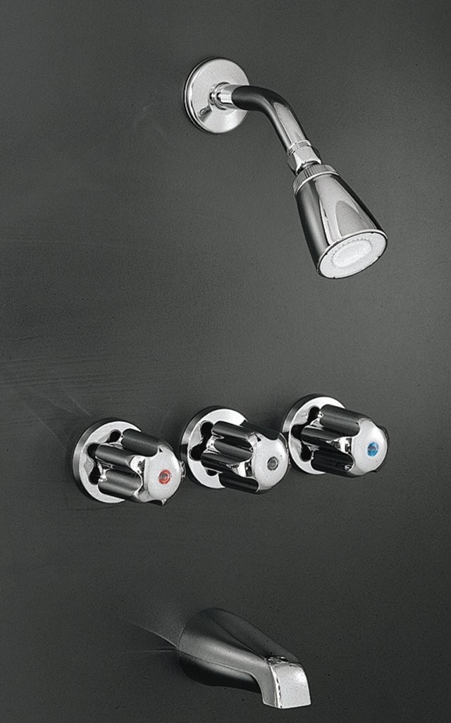 Kohler K-11618-PS Trend 3-Handle Bath and Shower Faucet with Scul